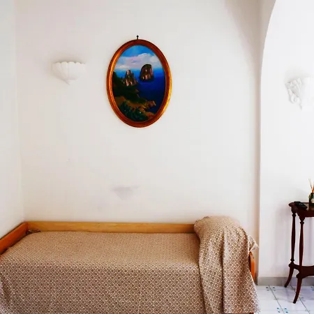 Bed & Breakfast Capri Love